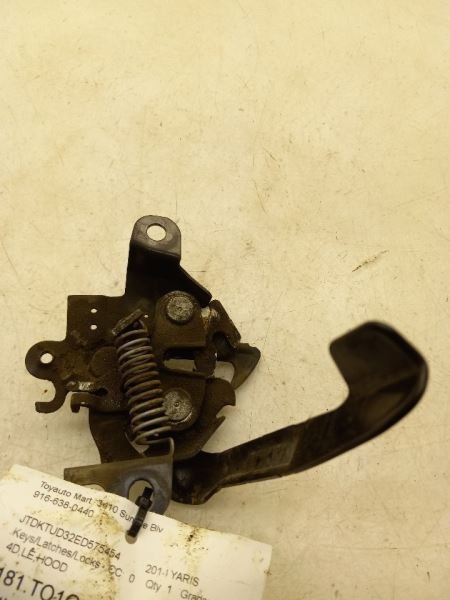 2014 TOYOTA YARIS LE HOOD LATCH