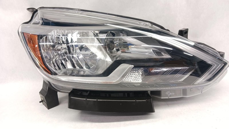 16-'19 NISSAN SENTRA Right passenger headlight halogen OEM Grade B