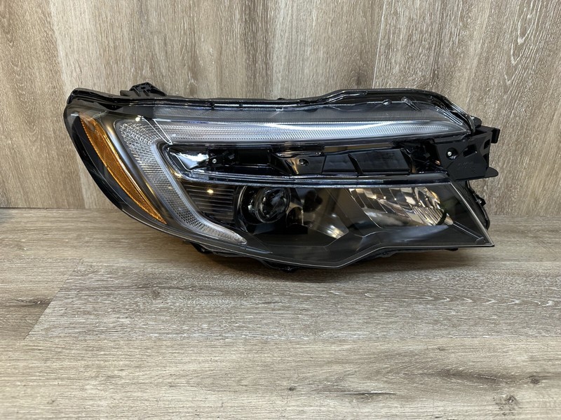2016-2018 HONDA PILOT RH HEADLIGHTASSY OEM
