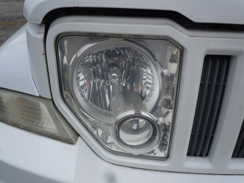 2008-2012 Jeep Liberty LHD Halogen Headlight Passenger Right OEM Chrome Bezel