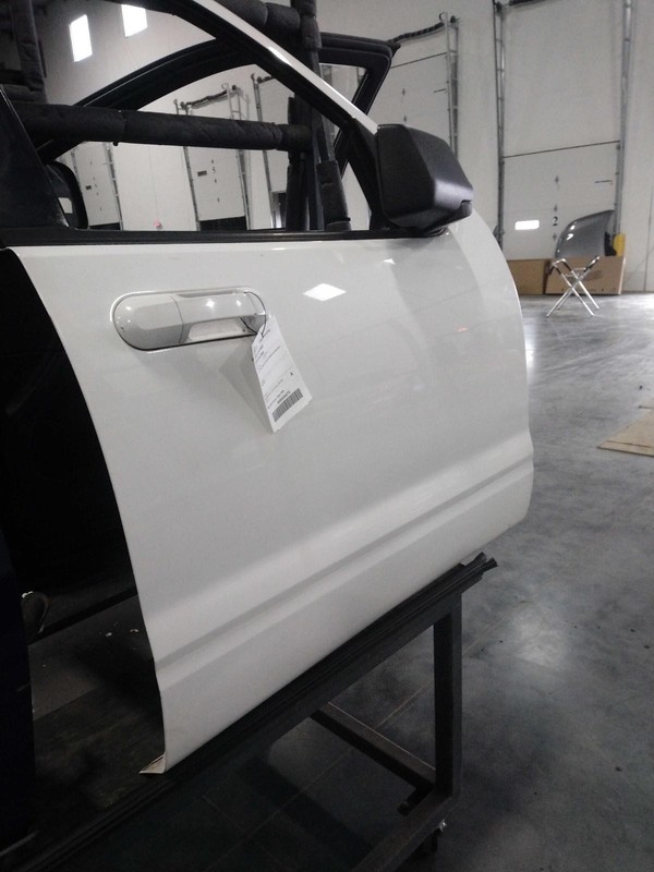2009 Ford Explorer Right Front Door White - Good Condition, 121K Miles