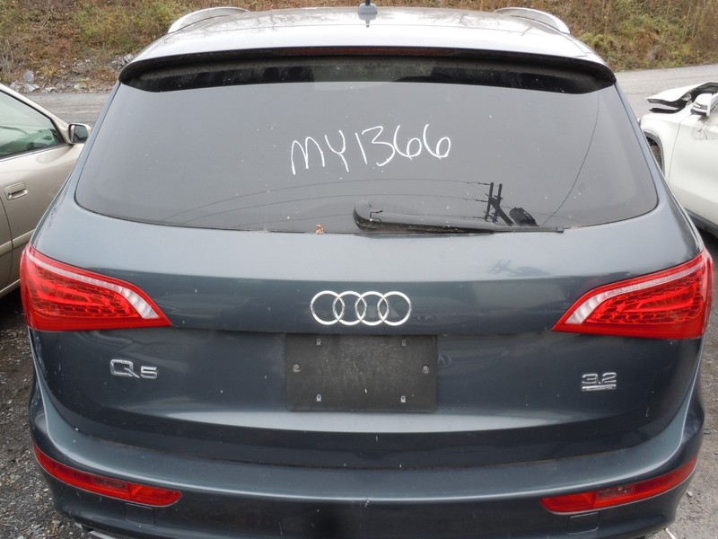 2009-2012 Audi Q5 Rear Hatch Liftgate W/ Spoiler W/O Tail Lamps OEM LZ7H