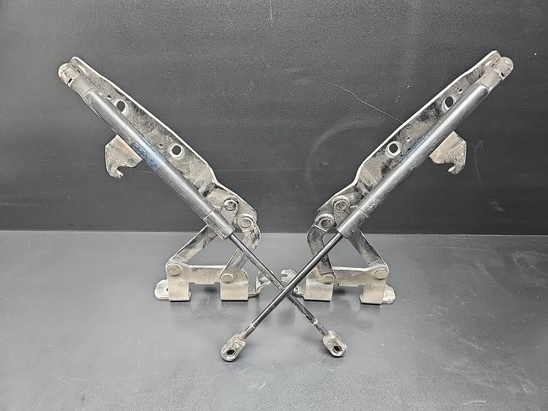 03-13 OEM Maserati Quattroporte Front Left Right Hood Hinge W/ Lift Shock