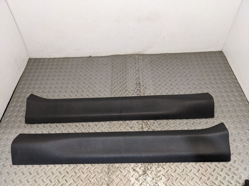 10-15 Chevrolet Camaro SS Interior Sill Panel Trim Scuff Plate 1174396