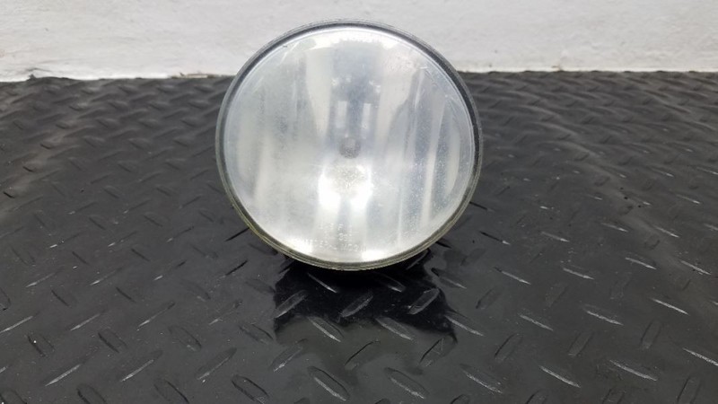 02-09 GMC Envoy Bumper Mounted Fog Driving Lamp OEM 15269042