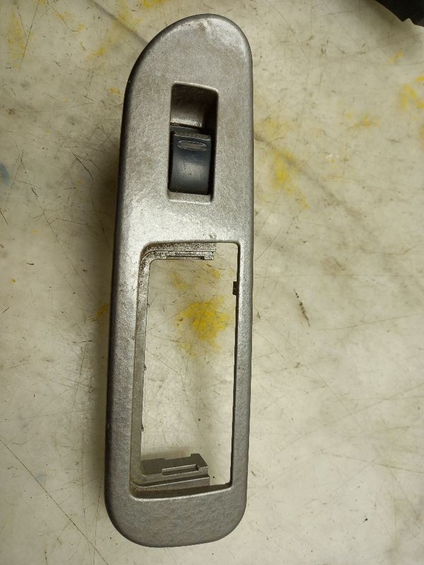 04 TOYOTA SEQUOIA REAR PASSENGER RIGHT WINDOW SWITCH