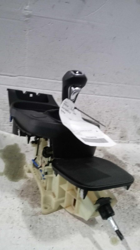 2016 Hyundai Santa Fe Automatic Transmission Shift Lever Assembly, 120K Miles