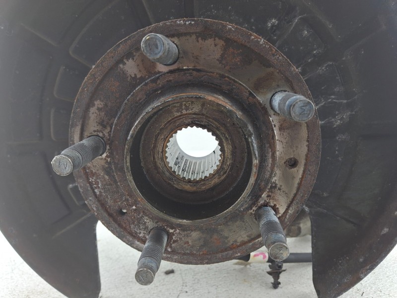 2018-2022 GMC TERRAIN FWD REAR LEFTSPINDLE KNUCKLE BEARING HUB 84034300 OEM