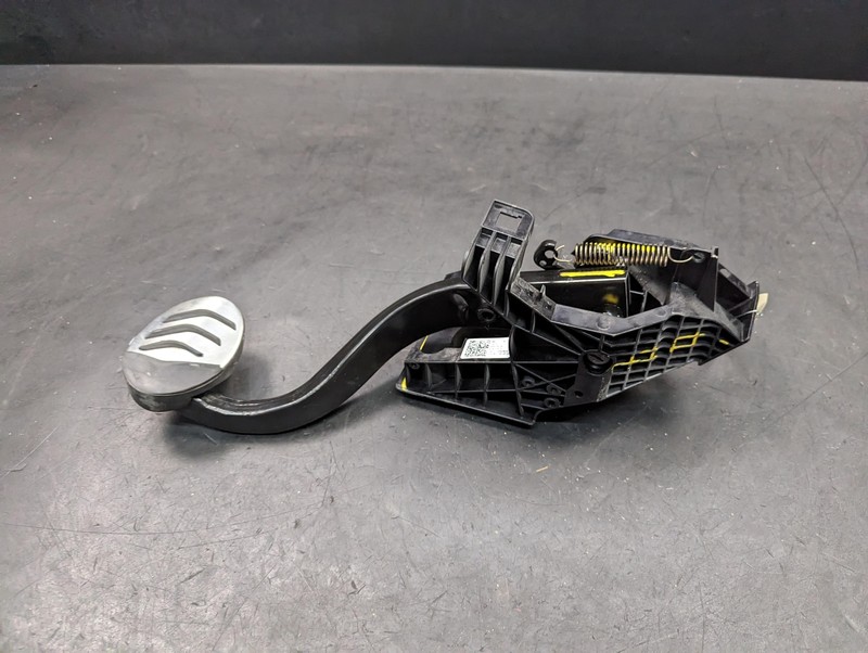 Brake Pedal 2018 BMW X1 35006856596 2016 2017 2019 2020 2021