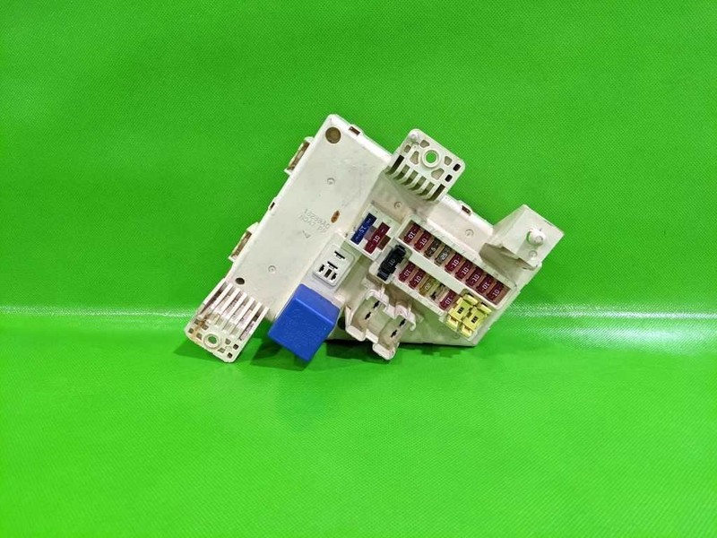 00 01 RAM 1500 INTERIOR FUSE RELAY BOX OEM 4225-10