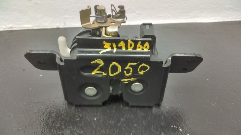 04-05 Dodge Durango Liftgate Latch Lock Actuator OEM 55362102AB