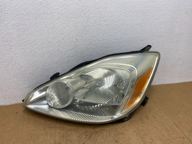 2004-2005 Toyota Sienna Left Driver LH Side Halogen Headlight AD1325 DW