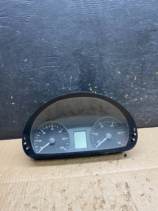 2007 to 2009 Mercedes Sprinter Instrument Speedometer Gauge Cluster v7748 DG
