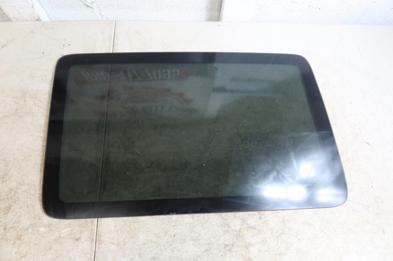 2011-2018 Jeep Wrangler JK 4 Door OEM Left Driver Hardtop Quarter Glass 68054711