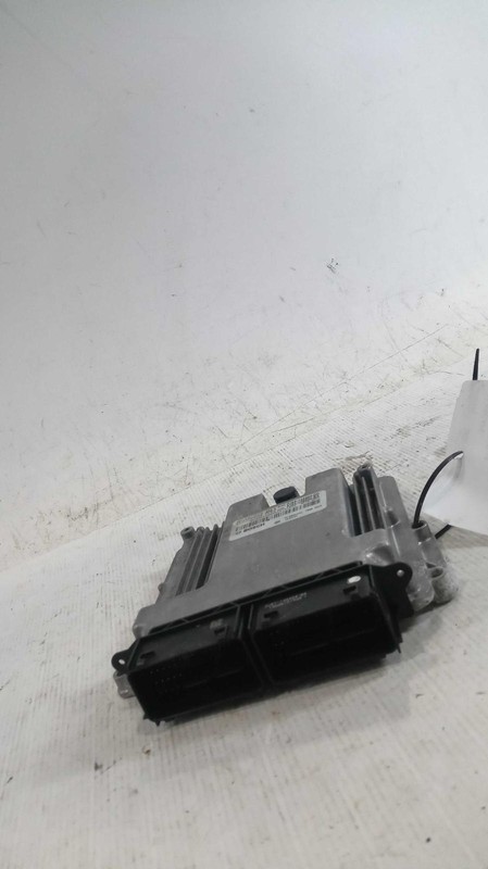 2015 Ford Escape Engine Control Module ECM 1.6L Red OEM 376002 113K Miles