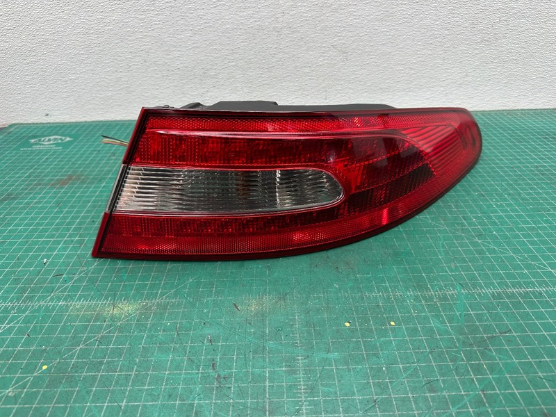 09-11 JAGUAR XF X250 REAR RIGHT PASSENGER SIDE OUTER TAILLIGHT LIGHT LAMP OEM