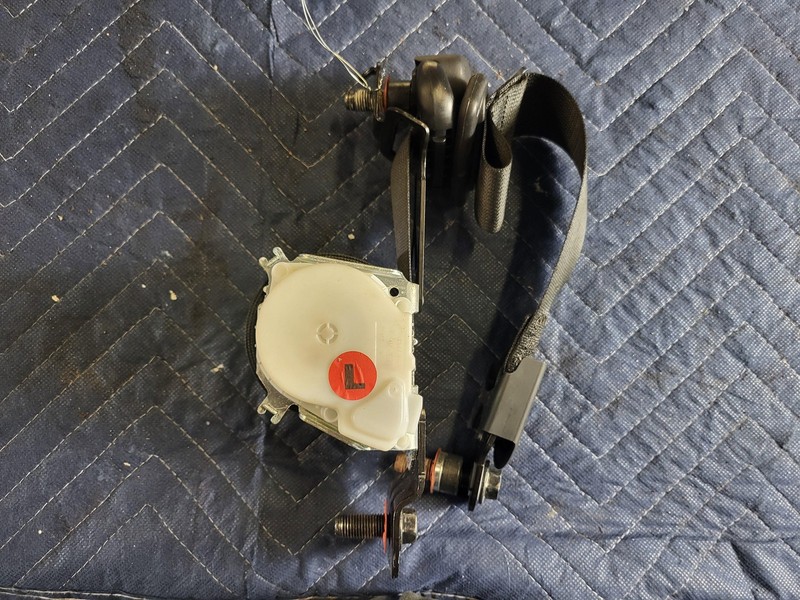 Used Oem Hyundai 2nd Row Left Driver Rear Seat Belt Retractor 2019-2020 Santa Fe
