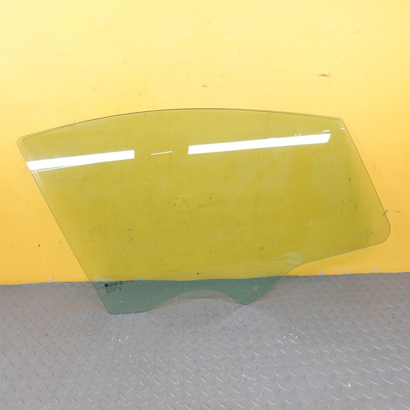 2017-2023 CHEVROLET BOLT EV RIGHT SIDE FRONT DOOR WINDOW GLASS OEM 42642563