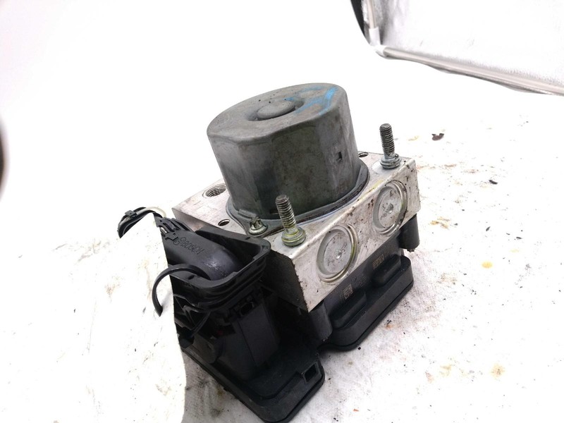 2015 Nissan Altima ABS Pump & Motor Assembly OEM 64000 Miles Grey NJ25-24491