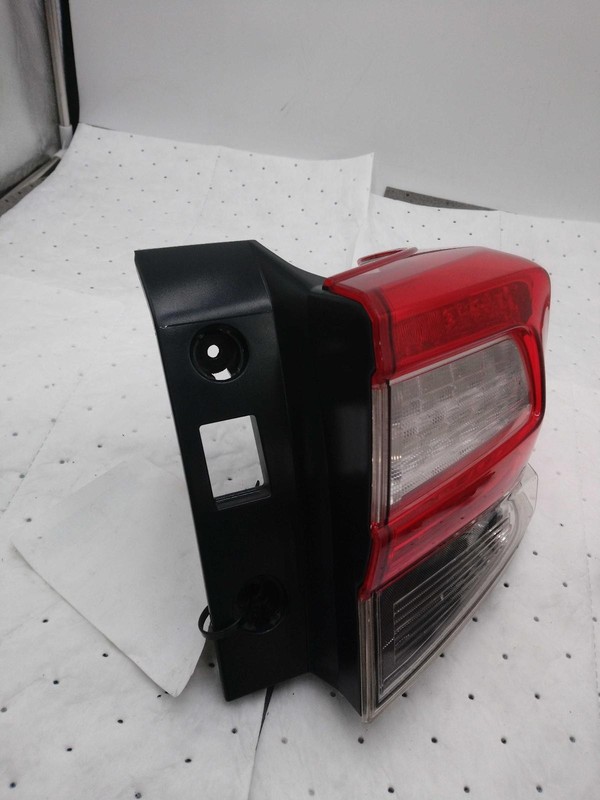 Used Right Tail Light Assembly fits: 2018 Subaru Xv crosstrek Wagon quarter pane