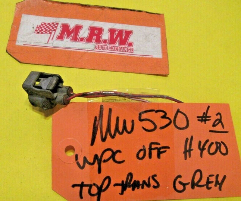 WIRE PLUG CONNECTOR off VEHICLE SPEED SENSOR ON TOP MANUAL TRANSMISSION 5 SPEED