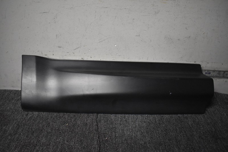 2013-2018 RANGE ROVER SPORT RIGHT SIDE DOOR MOLDING FACTORY OEM