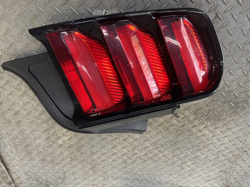 15-18 Ford Mustang Rear Driver Tail light Tail lamp Oem Tested