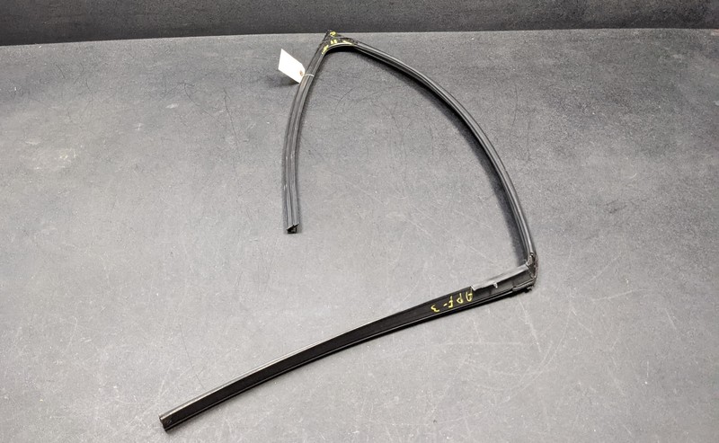 Front Left Door Window Glass Run Channel 2015 Infiniti Q50 80331-4GA0B 15-19