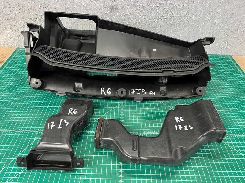 14-21 BMW i3 DASH BOARD AIR DUCT SET OEM
