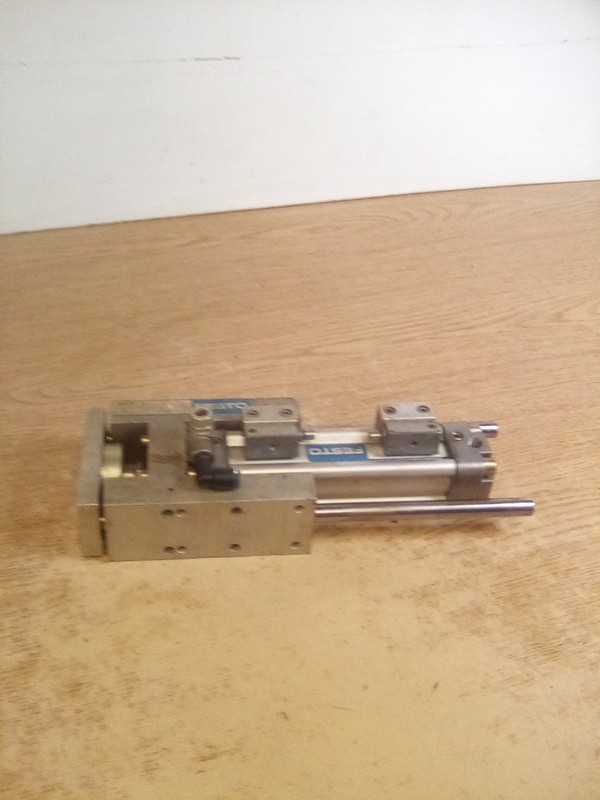 Festo DNU-32-100PPV-A Pneumatic Cylinder W/FEN-32-125-GF? Guide Unit
