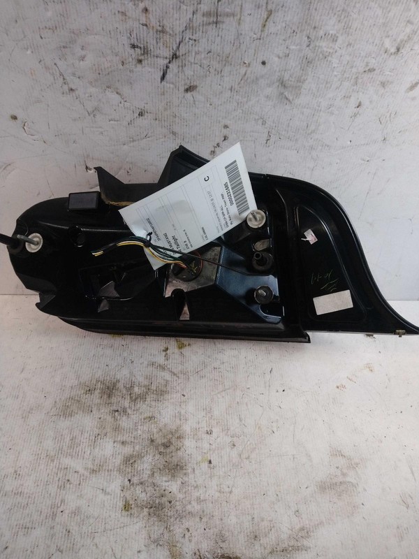 2015 Ford Mustang Right Tail Light Assembly Orange 417989 69K Miles Used