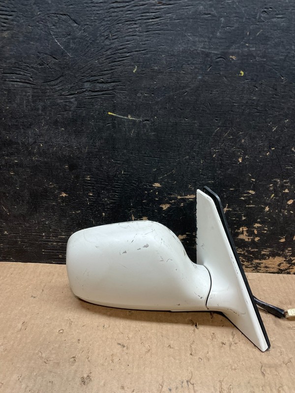 2004 to 2006 Scion XB Right Passenger Side View Door Mirror Z3520 MS