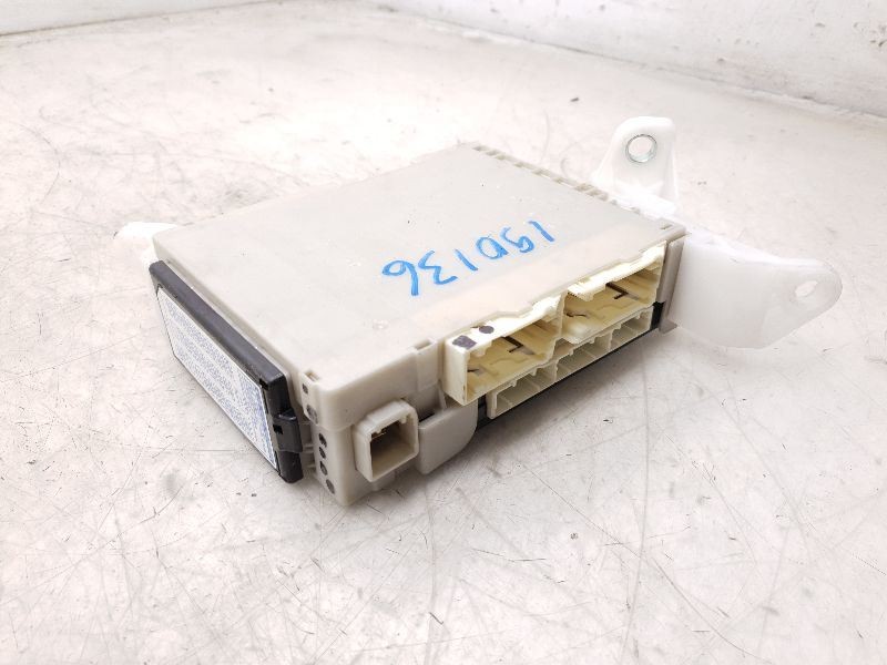 13 14 15 16 17 18 Lexus ES300H Driver Left Cabin Fuse Box 82730-33G91