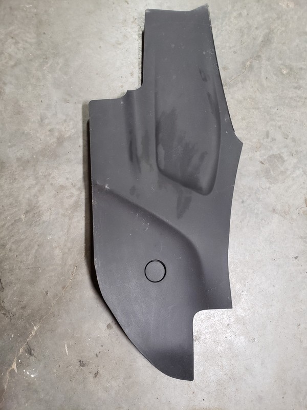 2017-2020 CHEVROLET EQUINOX CONSOLE RIGHT SIDE FORWARD TRIM COVER PANEL 84408332