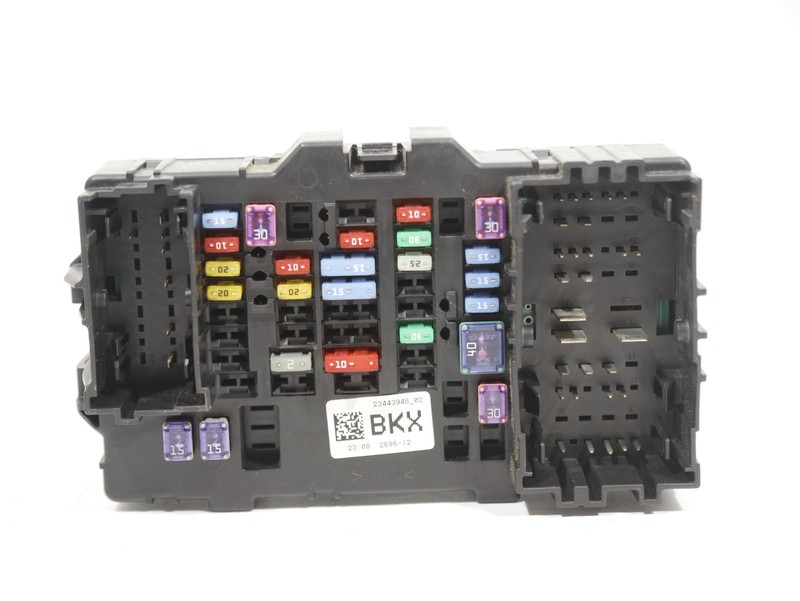 2014-2019 Chevy Silverado GMC Sierra 1500 RIGHT Instrument Panel Fuse Box OEM