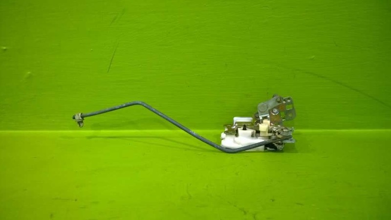 80 81 82 83 CIVIC HTBK PASSENGER RIGHT FRONT DOOR LOCK LATCH OEM 3502-15