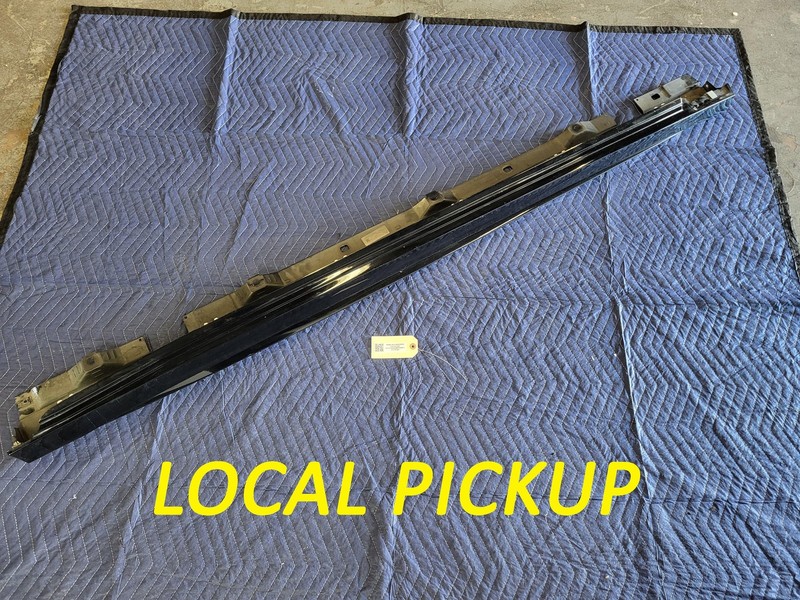Used Oem Mercedes Right Rocker Skirt Panel Molding for 2020-2023 CLA250