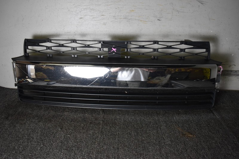 2014 - 2018 Toyota 4Runner Front Lower Bumper Chrome Grille 52701-35010 OEM