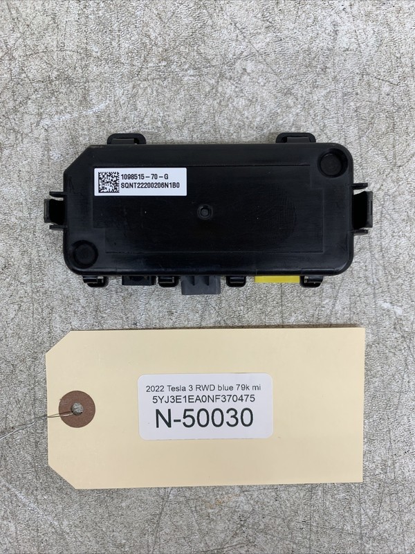 17-22 TESLA Y/3 FRONT RH PASSENGER SIDE CONTROL MOD UNIT 1098515-70-G 50030 B142