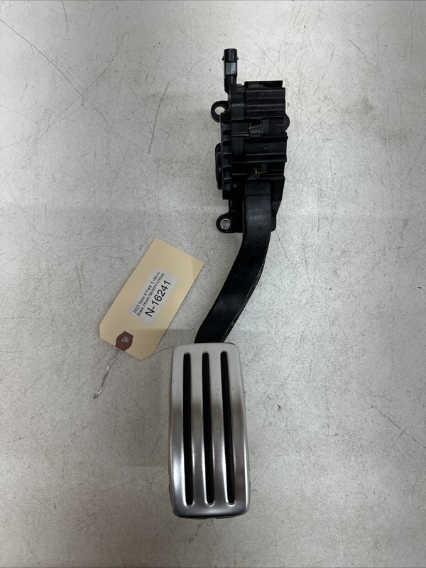 ⚡️21-24 TESLA MODEL X GAS ACCELERATOR THROTTLE PEDAL SENSOR 16241 B111
