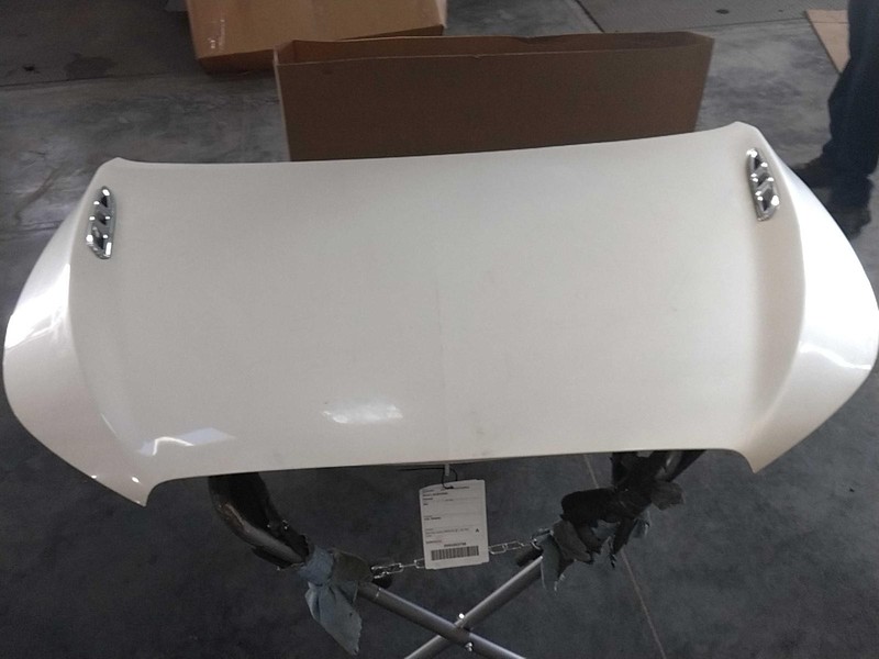 2013 Buick LaCrosse OEM White Hood Panel, Used, 129k Miles, Genuine Part