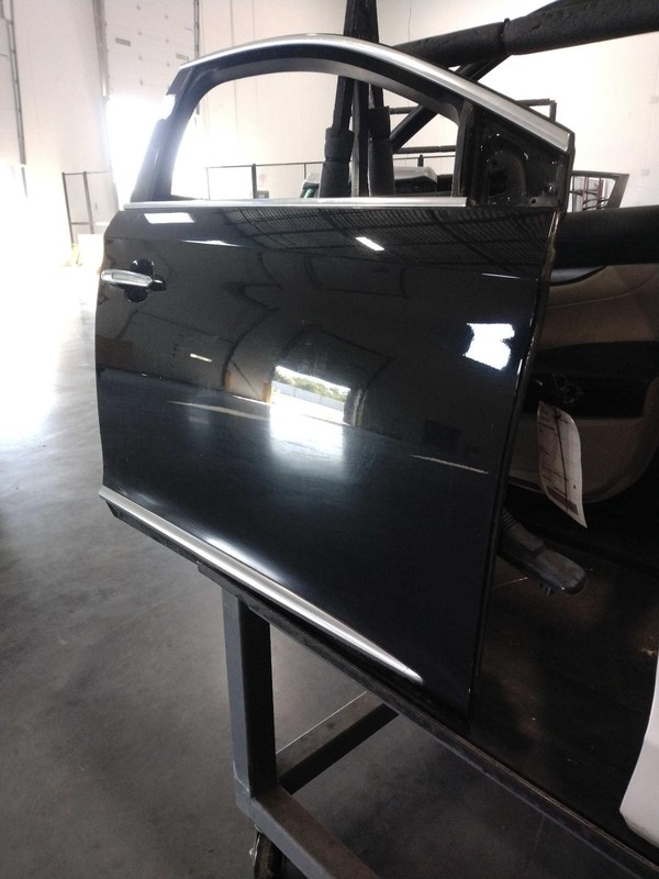 2018 Cadillac XTS Right Front Door Black Used OEM 321173 Good Condition