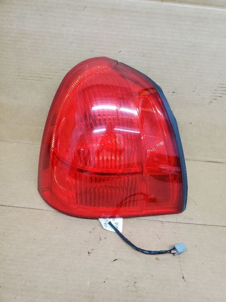 Driver Tail Light Quarter Panel Mounted Fits 03-11 LINCOLN & TOWN CAR 272438