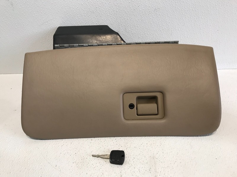 98-02 LINCOLN TOWN CAR GLOVE COMPARTMENT BOX BEIGE W/ KEY OEM
