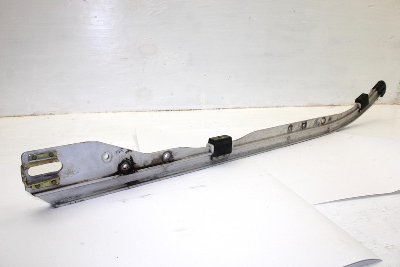 02 Yamaha Mountain Max 700 Oem Left Skid Suspension Rail 8ED-W4741-00-00 SY82