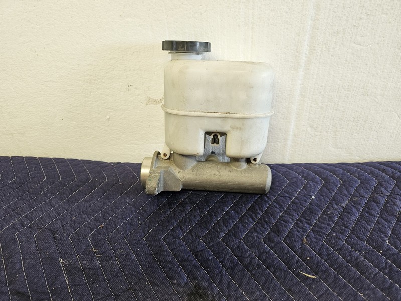 Brake Master Cylinder Vacuum Brake Booster Fits 99-02 SIERRA 1500 PICKUP