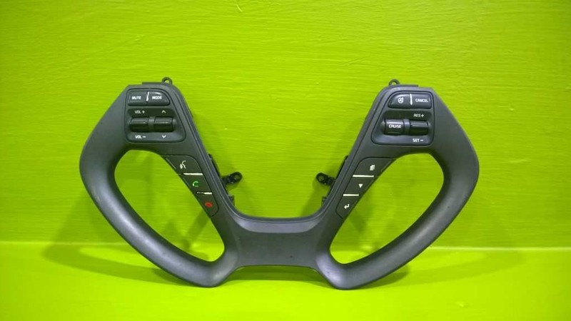 15 FORTE SDN PHONE AUDIO CRUISE WHEEL SWITCH BEZEL OEM 3564-5