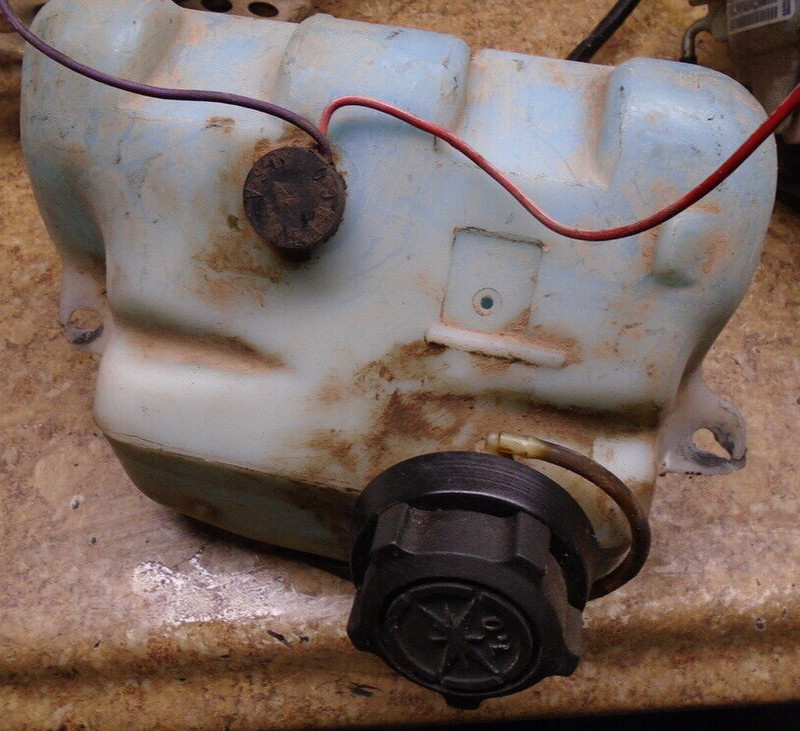 1998 Polaris Xpress 300 ATV Express Oil Tank Container Cap Lid Cover Reservoir