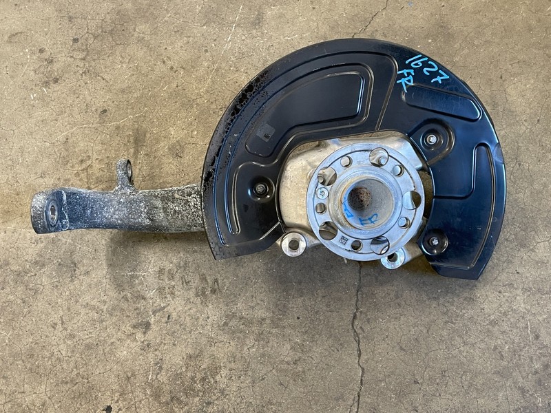 23 24 25 Mercedes EQS450 SUV X296 Front Right Spindle Knuckle Hub RWD 1627 OEM