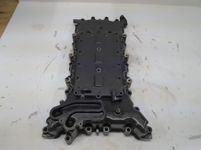 2008 YAMAHA 350 hp OUTBOARD CRANKCASE COVER 1/2 6AW-15411-15421-00-9S Used Parts